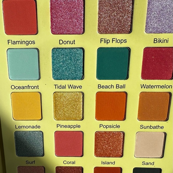 Violet Voss Tropical Eye Shadow Palette - Picture 1 of 5